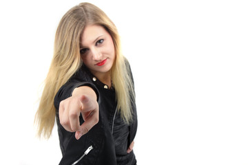 Blondine in Lederjacke