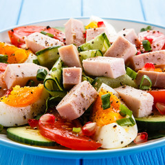 Ham, boiled eggs and vegetables 