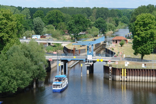 Stadthafen und Schleuse in D&ouml;mitz, Mecklenburg