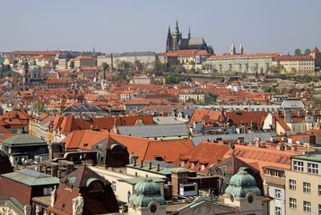 Fototapeta na wymiar PRAGUE, CZECH REPUBLIC - APRIL 24, 2013: View from Old Town Hall Tower to Mala Strana (Lesser Town) and Hradcany
