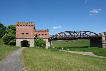 Alte Eisenbahnbrücke über die Elbe bei Dömitz, Mecklenburg