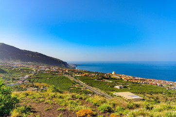 Panoramablick von der Kuppe des Vulkankegels, Montaña de los Frailes auf die Atlantikküste nach Westen.