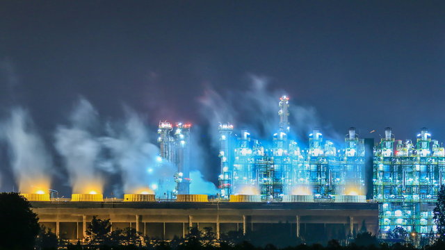 Night scene of oil refinery plant , Tima lapse video