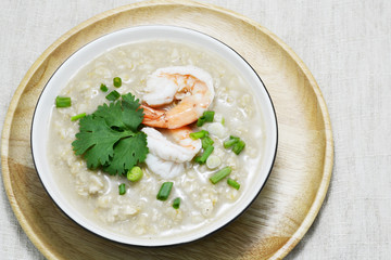 boiled rice with shimp and topping