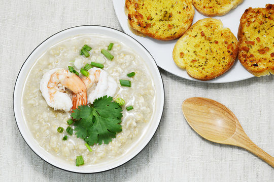 boiled rice with shimp and topping