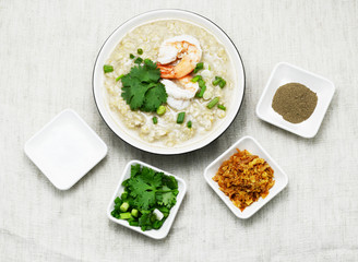 boiled rice with shimp and topping