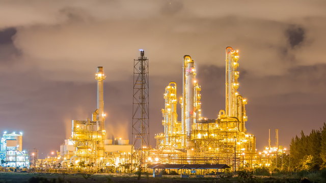 Night scene of oil refinery plant , Tima lapse video