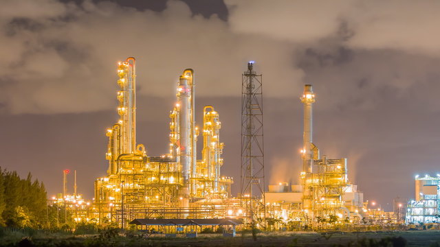 Night scene of oil refinery plant , Tima lapse video