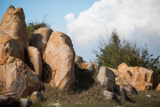 Felsen im Meer bei Ke Ga in Vietnam
