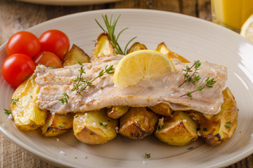 Rainbow trout fillet with roasted potatoes