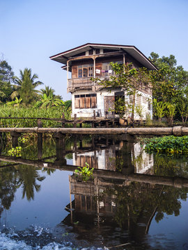 Wohnhaus an einem Khlong
