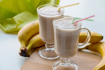 Banana smoothie and fresh babana