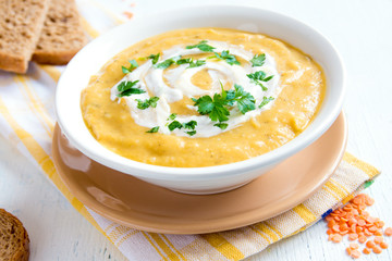 Lentil and pea cream soup