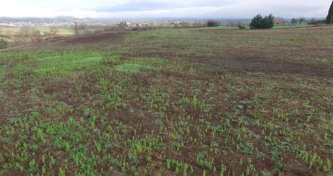 vol &agrave; raz du sol en campagne