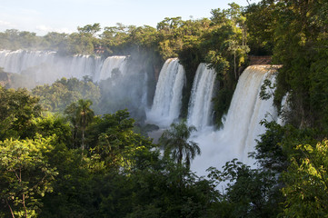 wodospady Iguazú w Brazylii - obrazy, fototapety, plakaty