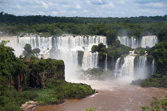 Fototapeta wodospady Iguazú widziane po brazylijskiej stronie