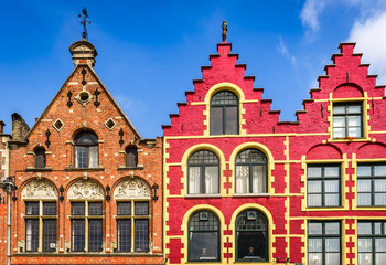 Fototapeta na wymiar Bruges colorful houses in Markt, Belgium