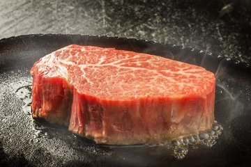 Zelfklevend Fotobehang Hoogwaardige Japanse biefstuk sizzl © norikko