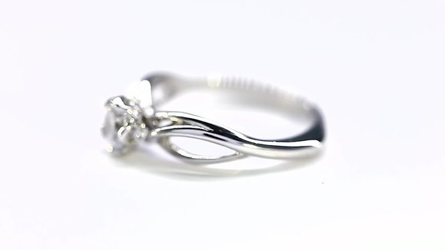 Rotation Loop Diamond with White Gold Ring