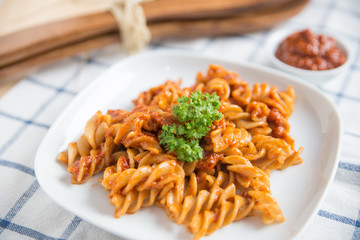 Nudeln mit Gemüsesauce 