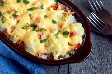Cauliflower and cheese gratin