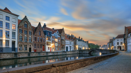 Fototapeta na wymiar waters of Spiegelrei, Bruges