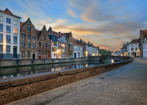 waters of Spiegelrei, Bruges