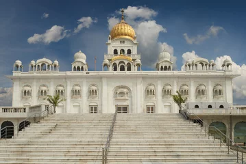 Wandcirkels aluminium Gurudwara Bangla Sahib is one of the most prominent Sikh gurdwara, in Delhi, India. © jura_taranik