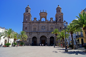 Fototapeta na wymiar Kathedrale Santa Ana in Las Palmas