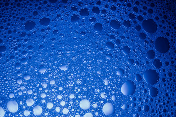 bulles dans de l'eau savonneuse.
