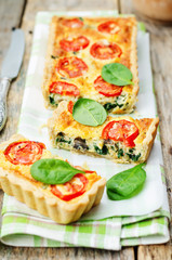 spinach, tomatoes, mushroom quiche