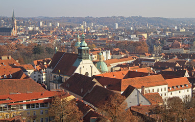 Fototapeta na wymiar view of historical center in Graz