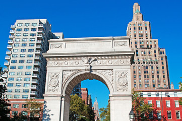 Obraz premium Lo skyline di New York, palazzi, grattacieli e l'arco di Washington Squar