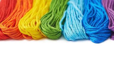 Surface covered with embroidery thread yarns