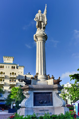 Fototapeta na wymiar Plaza Colon - Old San Juan