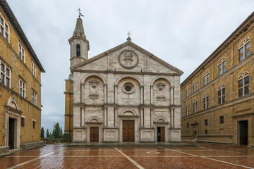 Fototapeta na wymiar Pienza square of the cathedral Tuscany, Italy.