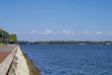 Obraz premium Riverside walk