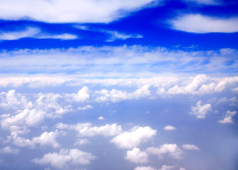 Obraz premium White clouds in blue sky