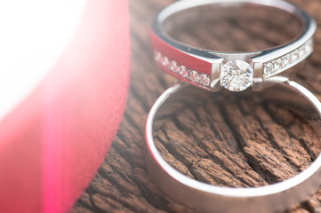 wedding rings on wood,Light Effect