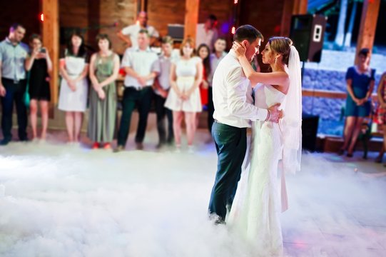 Amazing First Wedding Dance On Heavy Smoke