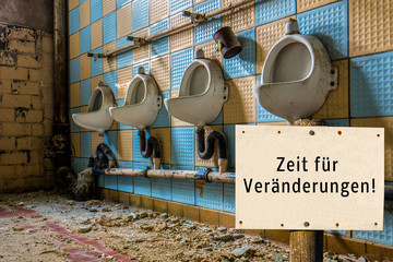 Alte Männertoilette Zeit für Veränderungen