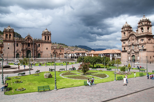katedra i kościół La Compania na Plaza de Armas w Cuzco