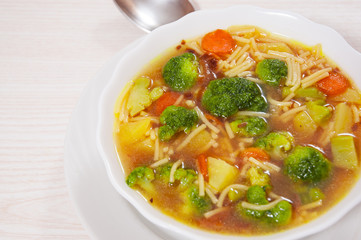 Fresh vegetable soup with noodles 