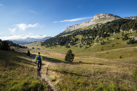 Fototapeta Randonneur dans le Vercors