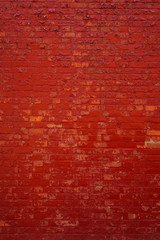 Rote Backsteinwand hochkant