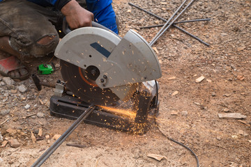 Cutting metal with grinder