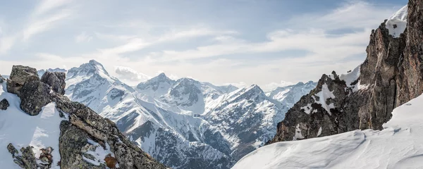 Foto op Plexiglas Panoramisch uitzicht op de bergen / Een panoramisch uitzicht op de winterbergen van de Alpen, Les 2 Alpes, Frankrijk © guruXOX