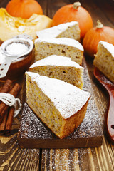 Cake with pumpkin and cinnamon