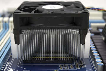 Cooling fan with computer processor