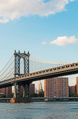 Fototapeta na wymiar Il ponte di Manhattan, skyline, grattacieli, New York